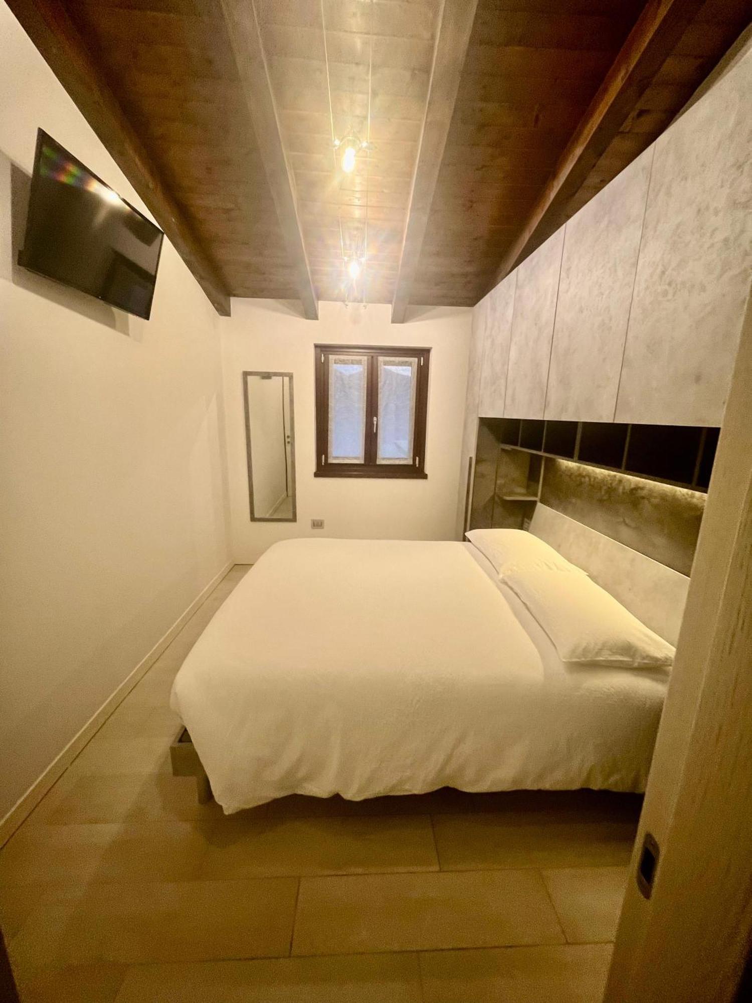 Il Bacio Del Sole Apartman Lovere Kültér fotó